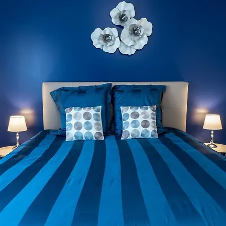 Champenois Garage Privatif Hypercentre 6 Pers Épernay