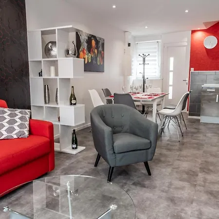 Champenois Garage Privatif Hypercentre 6 Pers