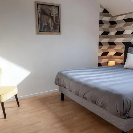 Champenois Garage Privatif Hypercentre 6 Pers Épernay